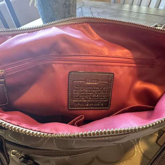 Authentic coach purse. - Picture 6 of 7